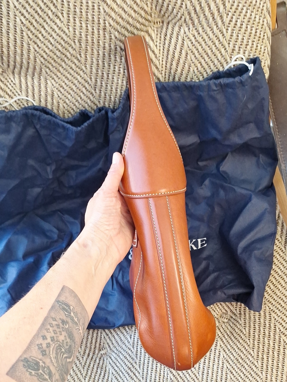 Dooney & Bourke Florentine Toscana Smooth Leather Hobo Bag Large Size - Picture 3 of 16
